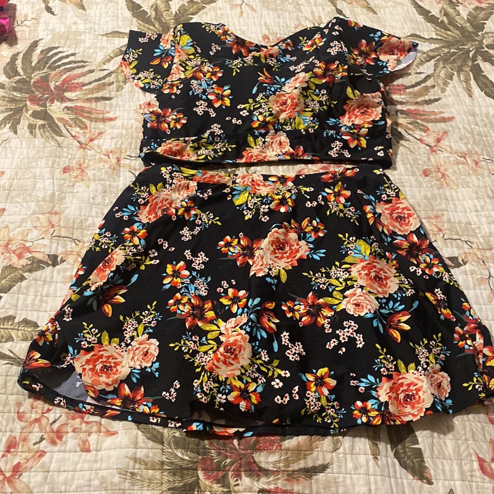 NWOT torrid floral bikini swimsuit - ruffle sleeve & skirt with shorts - Picture 9 of 10